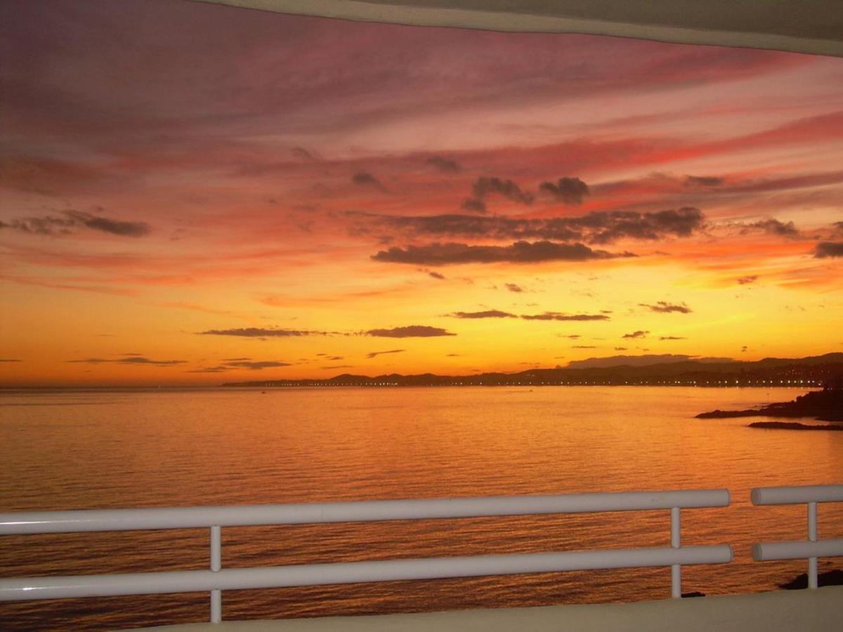 Holidays2Benalmadena Torrequebrada Sea View Front Beach With Pool Parking & Terraces 外观 照片